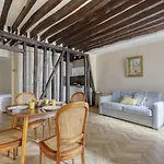 Typical & Charming Flat Near St Germain - Mid-Term
