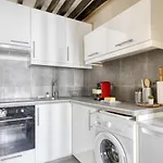 Typical & Charming Flat Near St Germain - Mid-Term
